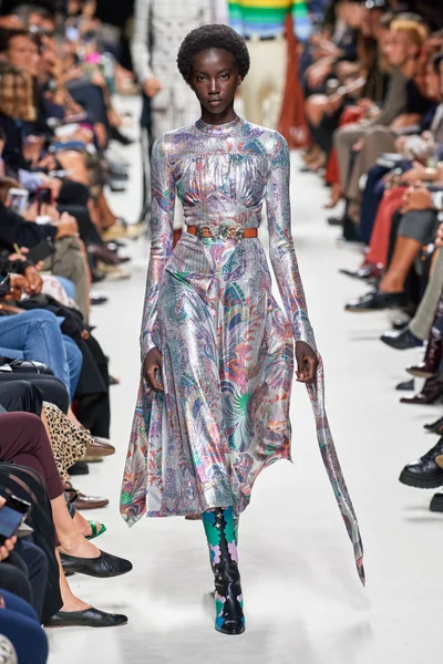 Look 17